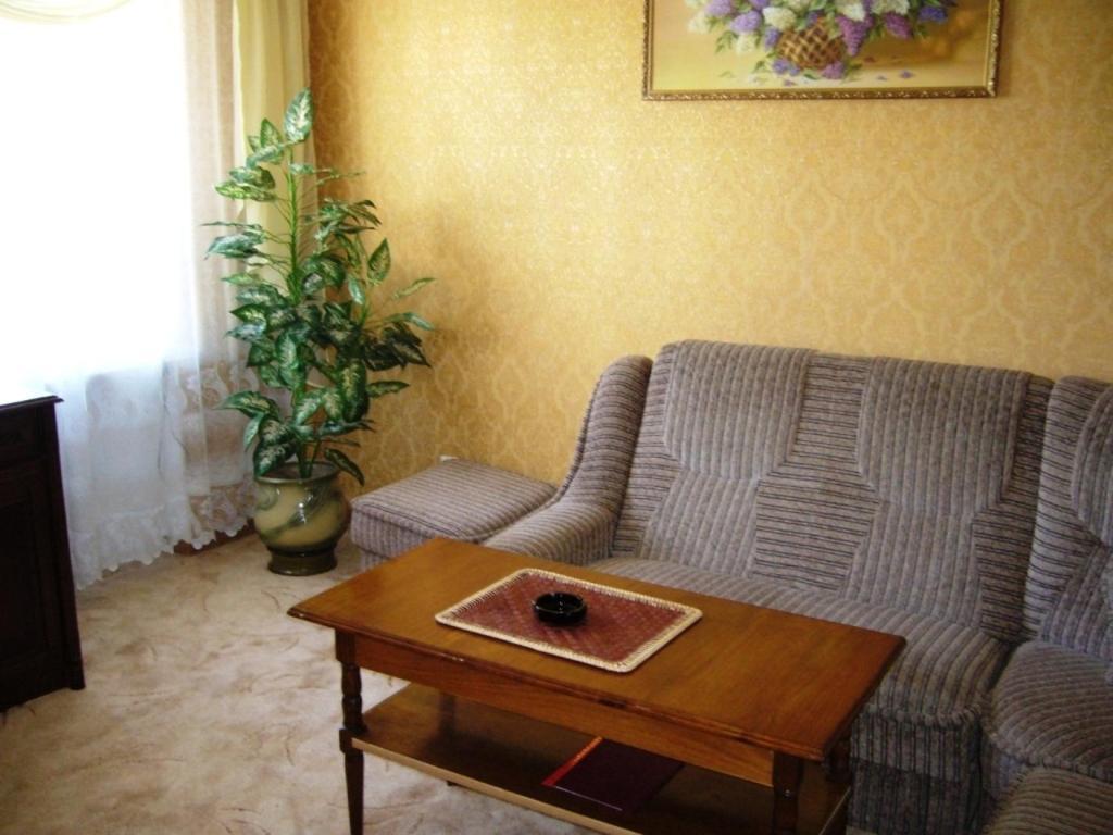 Hotel Profspilkovyi Lutsk Room photo