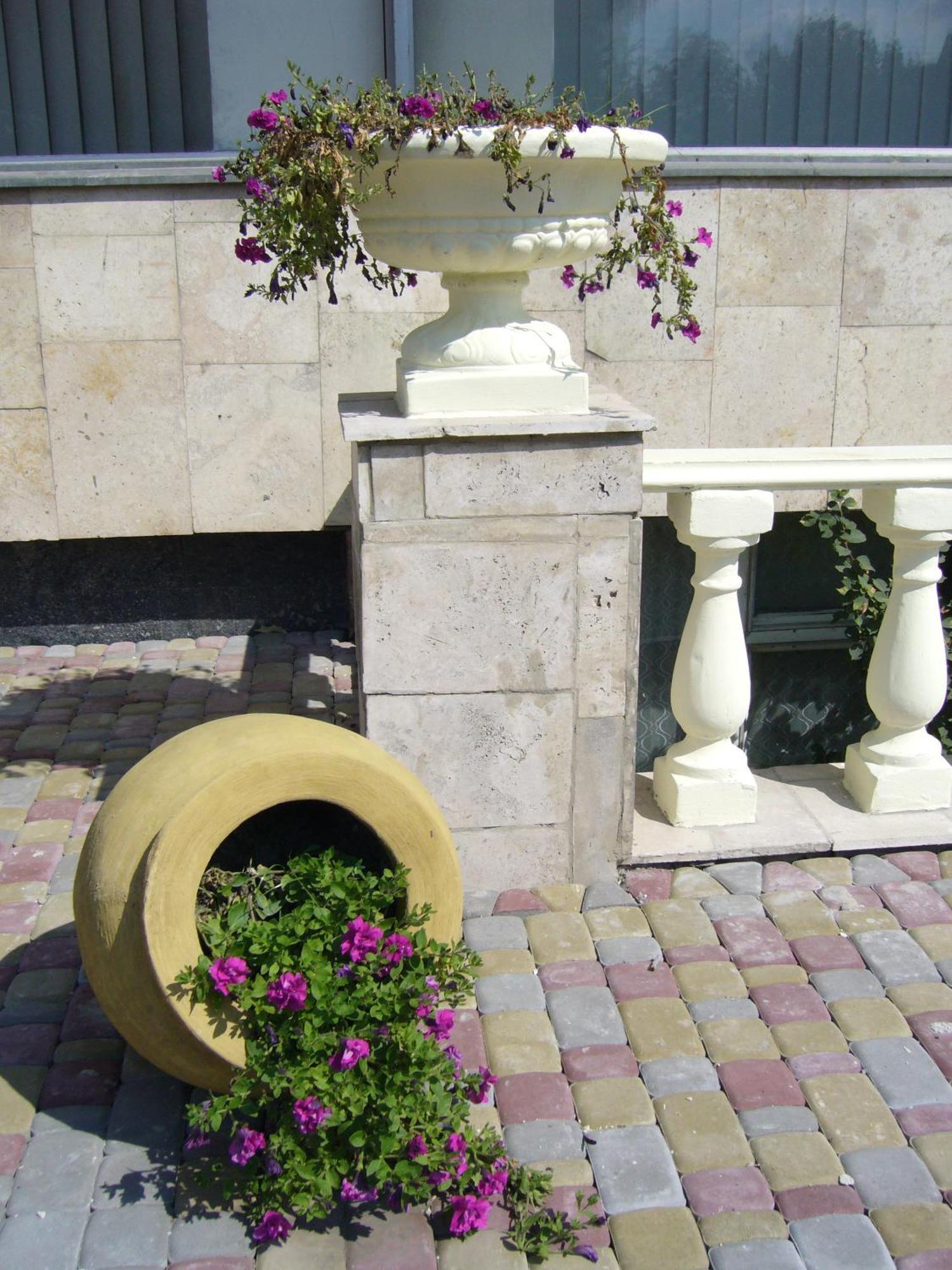 Hotel Profspilkovyi Lutsk Exterior photo